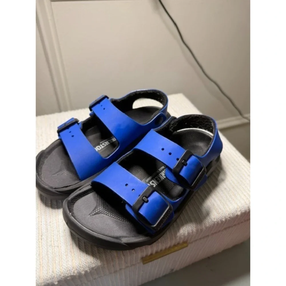 Birkenstock- Boys Sandals Size 28 (10-10.5 US)